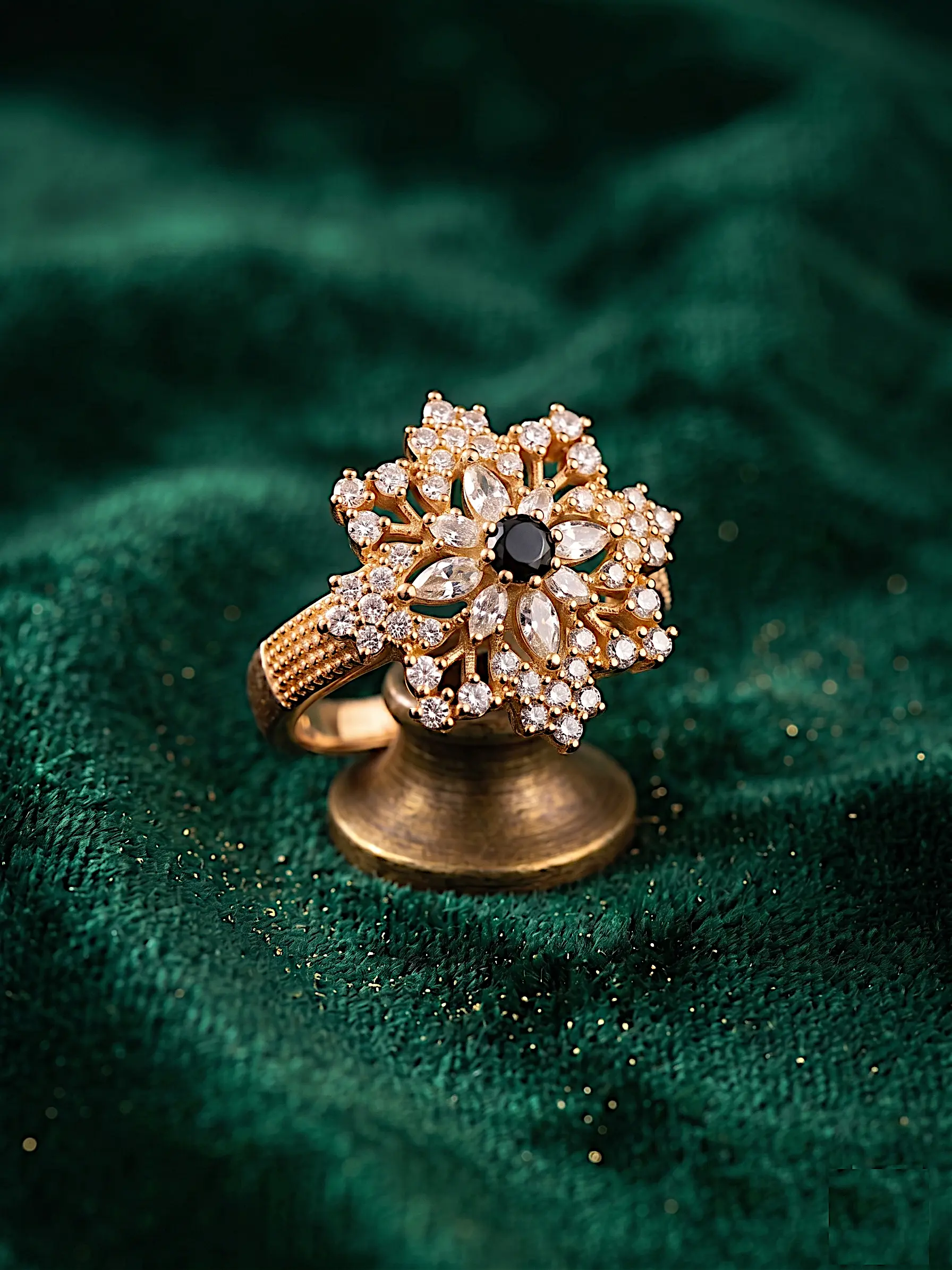 Vintage Snowflake Bloom Statement Ring – Adjustable Band - Image 2