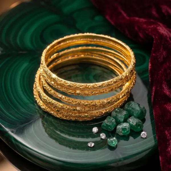 Artisan Gilded Texture Set – 6-Piece Hammered Gold-Finish Bangle Stack