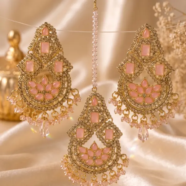 Blush Fan Tikka Set – 3-Piece Pastel Rose & Crystal Maang Tikka Collection