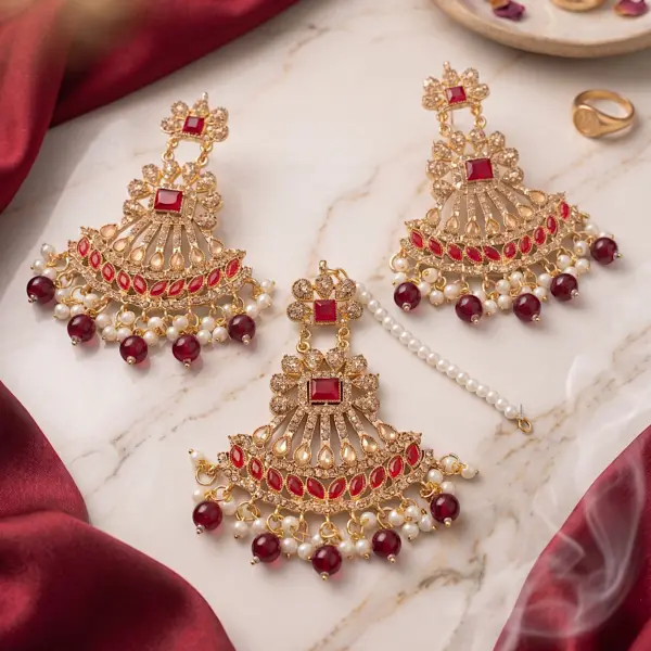 Imperial Fan Tikka Set – 3-Piece Geometric Ruby & Pearl Maang Tikka Collection