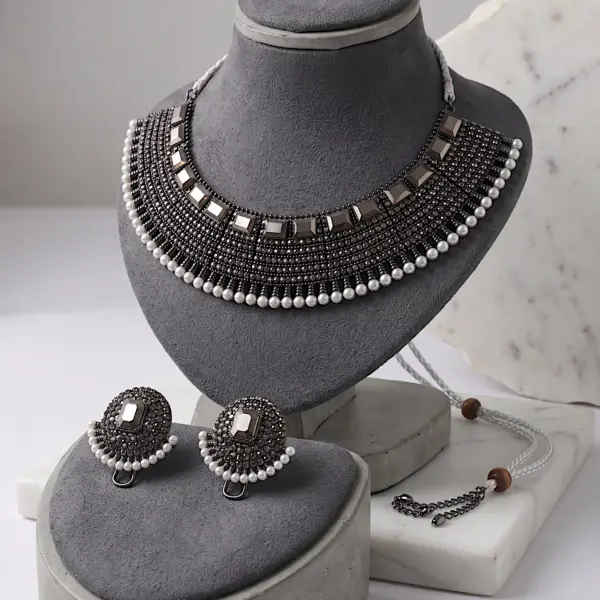 Antique Mirror Choker Set – Oxidized Silver Mesh Necklace with Matching Studs & Pearl Accents