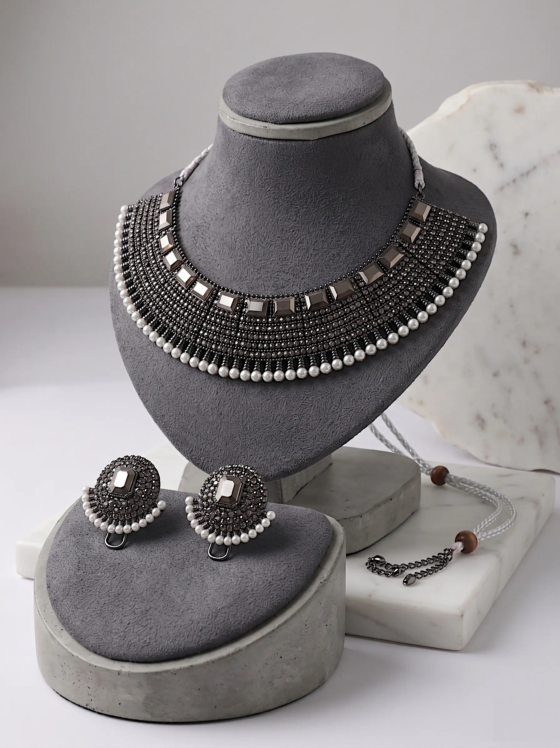 Antique Mirror Choker Set – Oxidized Silver Mesh Necklace with Matching Studs & Pearl Accents